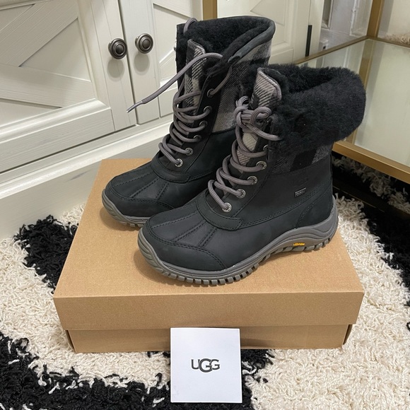 NIB Women’s Size 5 (European Size 36) UGG Adirondack II Plaid Waterproof Boots - Picture 11 of 16